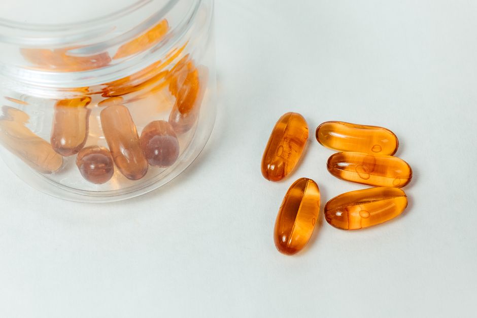 Coenzima Q10: ghid complet — rol, cine are nevoie, ubiquinonă vs ubiquinol