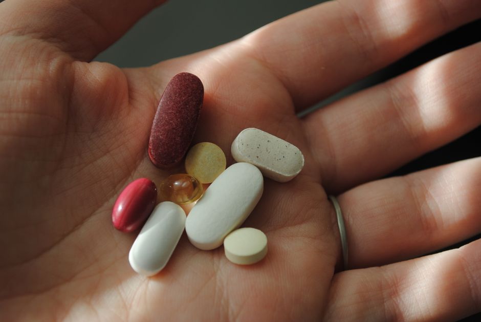 Multivitamine pentru seniori (60+): ce nevoi se schimbă cu vârsta